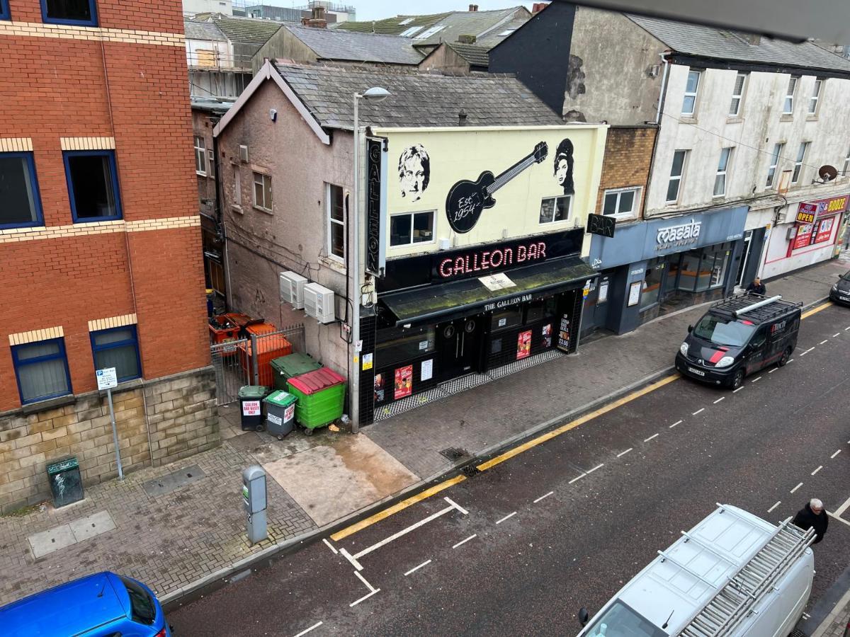 Peaky Blinders 5 Min Walk To Tower Sleeps Up To 14 Apartment Blackpool